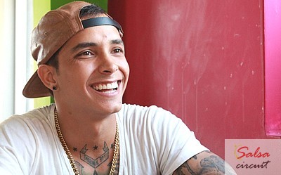 Sixto Rein will be touring with Guaco